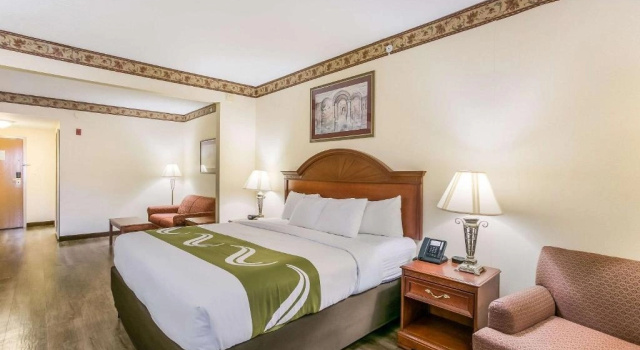 Люкс c 1 комнатой Quality Inn & Suites Bel Air I-95 Exit 77A