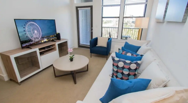 Downtown Orlando Apartments by NUOVO, Забронировать Апартаменты/квартира Отели Орландо с бассейном, рядом с Mount Zion Missionary Baptist Church, Бассейн