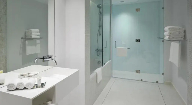 Люкс c 1 комнатой с видом на город Staybridge Suites Al Khobar by IHG