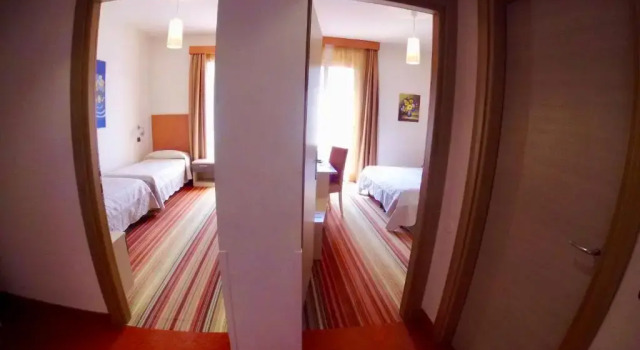 Номер Superior Hi Hotels Sirmione - Lakeview Pool