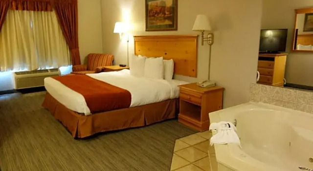 Четырёхместный люкс Country Inn & Suites by Radisson, Round Rock, TX