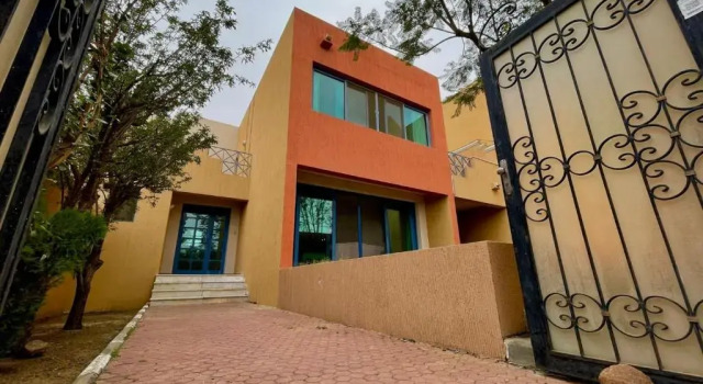 Вилла Abha Lake View Villas - 4 Bedrooms & 4 Bathrooms