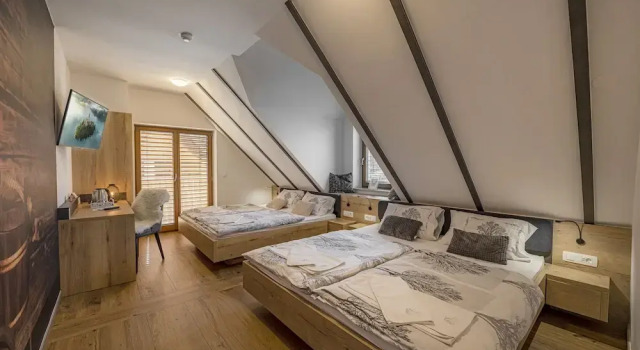 Komfort Vierer Zimmer mit Balkon Veldes B&B