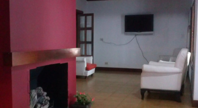 Petit Hotel Caraguata, Забронировать Отель Отели Пуэрто-Игуасу с парковкой, рядом с Магазин беспошлинной торговли города Пуэрто-Игуасу, Парковка