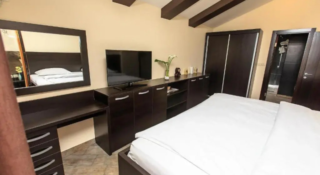 Апартаменты Deluxe Lucic Rooms & Suites
