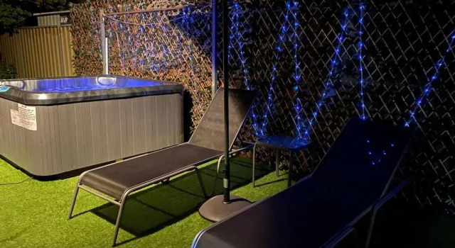 Коттедж Flamingo Rentals - Modern 2-bed unit with SPA ideal for holiday and business travel