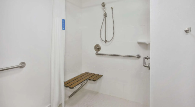 Четырёхместный номер Standard Hampton Inn White River Junction