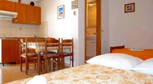 Joško - 70 m From Beach - SA1, Забронировать Отель Отели Трогир 3 звезды, 3*