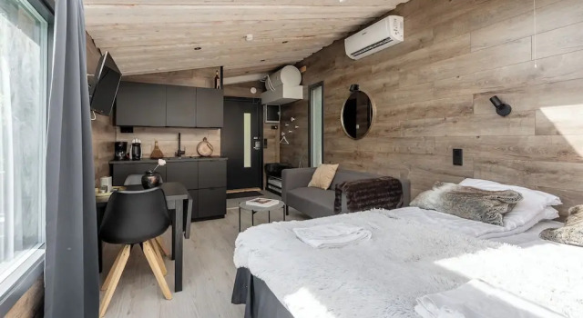 Private & Cozy Suite with lake views, 预订 酒店 劳卡 Central Finland