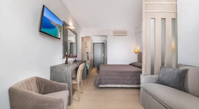 Полулюкс с видом на окрестности Lagomandra Hotel and Spa