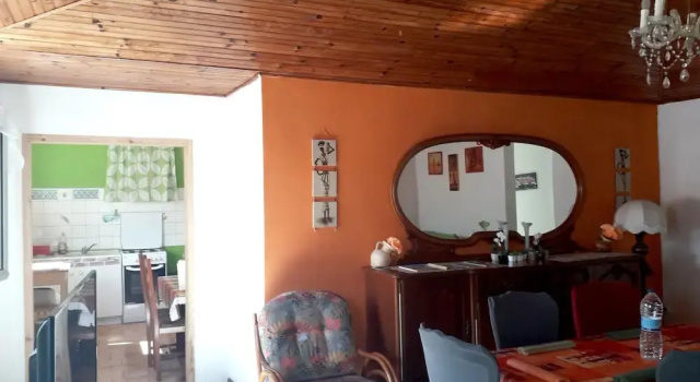 House With 3 Bedrooms in Deshaies, With Wonderful sea View, Terrace an, Rezerwuj Dom wakacyjny Hotele w Basse-Terre z parkingiem, Parking