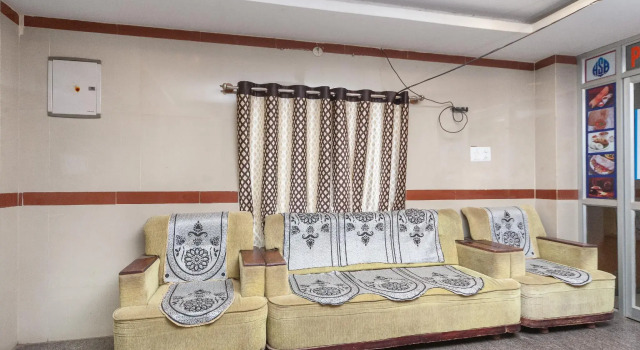 OYO Flagship 26862 Hotel Sri Shiva Shakti, Rezerwuj Hotel Hotele w Andhra Pradesh z parkingiem, Parking