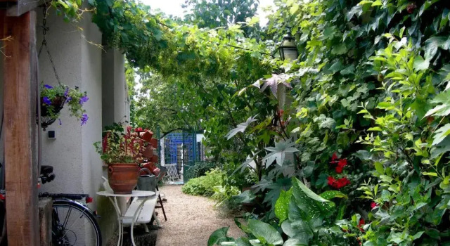 Коттедж Gîte de charme Courjumelle