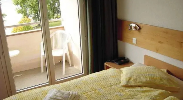 Hostellerie la Baie du Lac, Забронировать Отель Л'Аббеи Lac de Joux