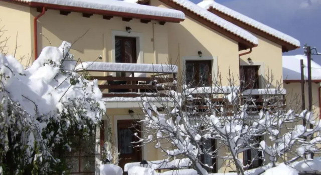 Апартаменты Dryas Guesthouse