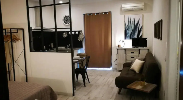 Студия Amelia Apts  Rooms