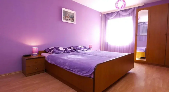 Apartment with pool 1038