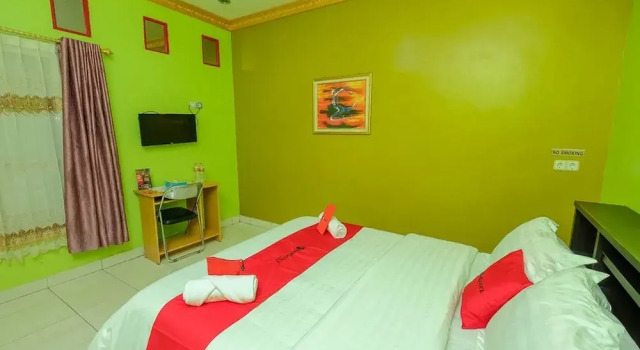 RedDoorz Syariah Near Syamsudin Noor Airport 2, Book Hotel Banjarbaru 