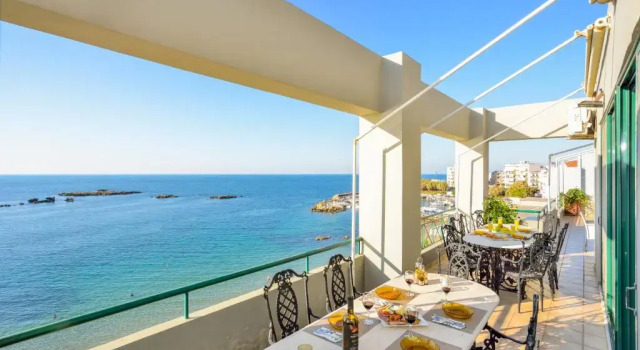 Апартаменты Elia Penthouse