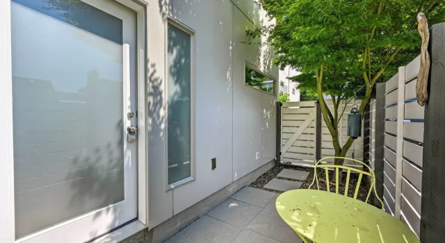 Canal & Mtn Views: Pet-friendly Seattle Retreat, Book Apartment Seattle Washington (state)