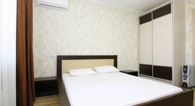 Apartamenty AltOtel na ul. 40 let Pobedy, d. 29 B (art. 052), Book Lejlighed Hoteller i Chelyabinsk med parkering, Parkering