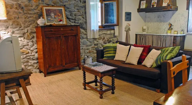 Casa Rural Lazkaoetxe, Rezerwuj Hotel Hotele w Baskonia z parkingiem, Parking