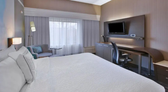 Двухместный номер Deluxe Courtyard by Marriott Somerset