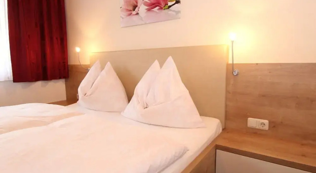 Alluring Apartment in Saalbach With Balcony, Rezerwuj Apartament Hotele w Salzburg z parkingiem, Parking