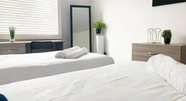 Spacious 2Bed Apartment with FREE PARKING! 15min to city & Christie NHS, Забронировать Апартаменты/квартира Апартаменты Большого Манчестера, Апартаменты/квартира