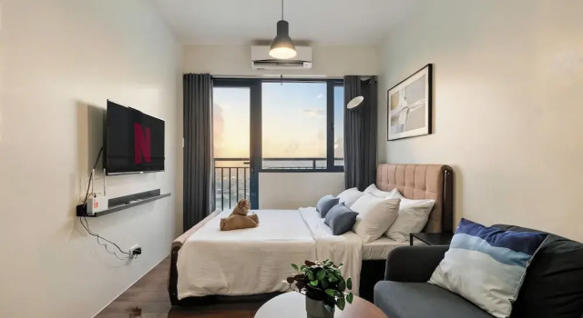 Room-makati Penthouse Studio With City V