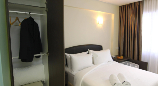 Sunbow Hotel Residency, Забронировать Отель Отели Куала-Лумпура с парковкой, рядом с Башни-близнецы Берджая Таймс-Сквэр, Парковка