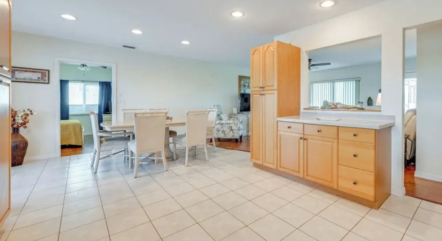 Коттедж Canalfront Port Charlotte Getaway w/ Boat Dock!