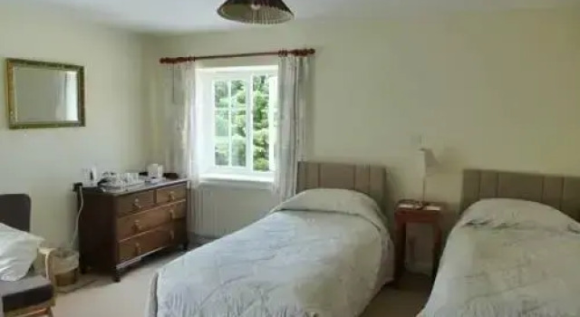 Twitchen Farm Bed  Breakfast, Boek Boerderijverblijf Hotels in Merseyside met zwembad, Zwembad