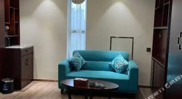 Двухместный люкс Business Xian Empress Hotel
