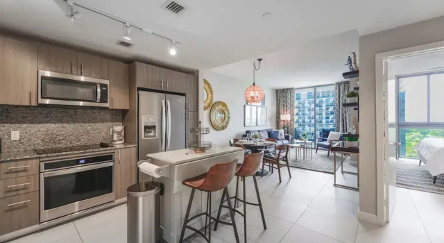 Downtown Doral Condo w-Free Parking, 预订 酒店 多拉 迈阿密海滩-邁阿密海灘