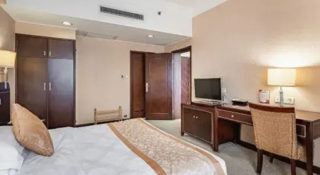 Люкс Standard Y Hotel (Taiyuan Jiefang Road Liuxiang Kaihua Temple Metro Station)