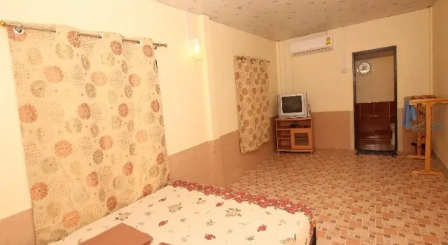 Nern Im Aim Home Stay Kanchanaburi, Забронировать Отель Отели Сай-Йок с парковкой, Парковка