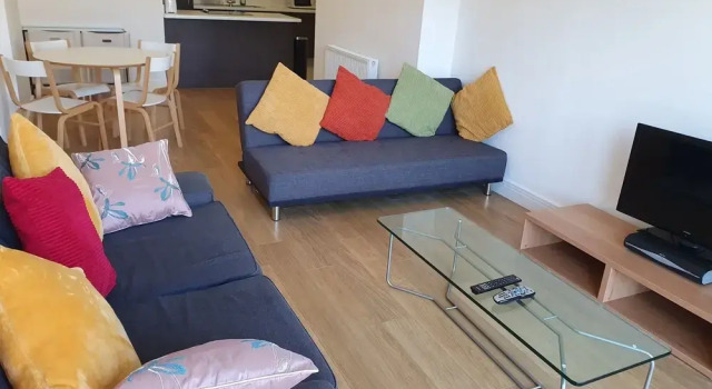AMAZING 2 BEDS 2 BATHS 10min LDN BRIDGE