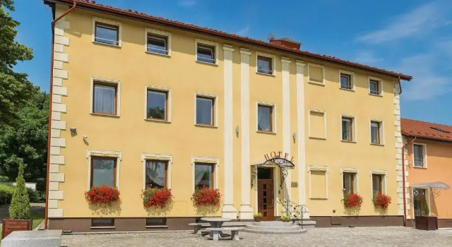 HOTEL I RESTAURACJA BROCHÓW, Забронировать Отель Кжики 