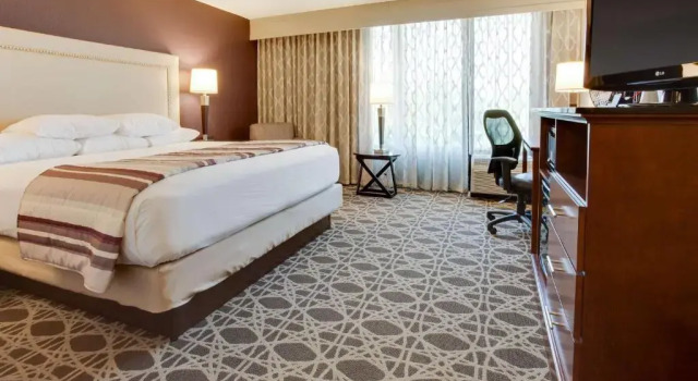 Номер Superior Drury Inn & Suites Louisville East