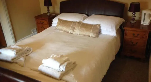 The George Inn, Varaa Hotelli Axminster 