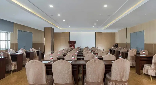 Vienna Hotel Anhui Bozhou Lixin Yuanli Plaza, Prenota Hotel Bozhou Anhui
