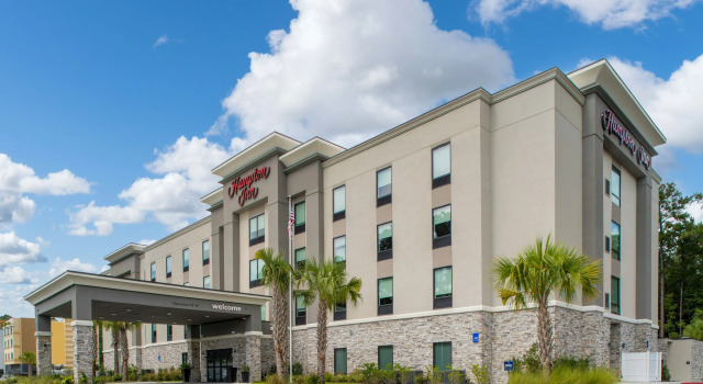 Hampton Inn Hardeeville, Sc, Забронировать Отель Хардивилл Lowcountry, рядом с Hilton Head Island Welcome Center