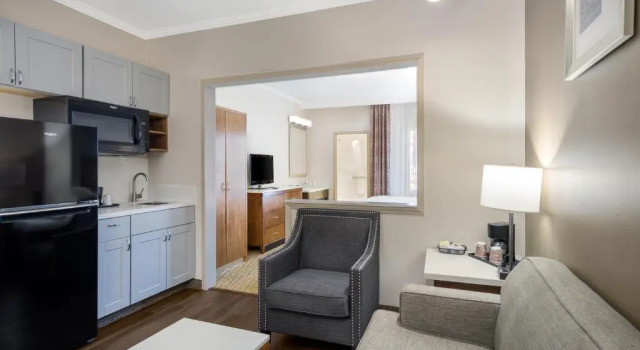 Четырёхместный люкс MainStay Suites Orange County John Wayne Airport