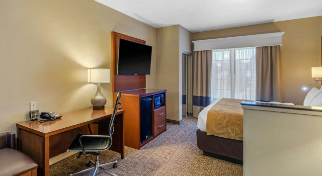 Двухместный люкс Comfort Suites Marshall