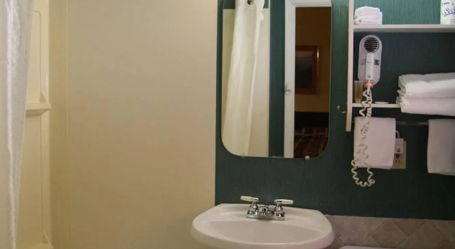 Hillside Inn Pembroke, Varaa Hotelli  