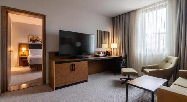 Двухместный люкс c 1 комнатой Отель Hilton Garden Inn Tbilisi Chavchavadze