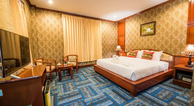 Deluxe Dvoulůžkový s manželskou postelí pokoj a výhledem na město Soubandith Hotel