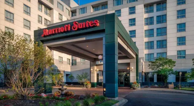 Номер Standard Chicago Marriott Suites Deerfield