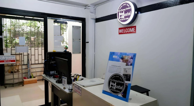 donmueang station hotel, Rezervovat Hotel Hotely v Central Thailand s parkováním, Parkování